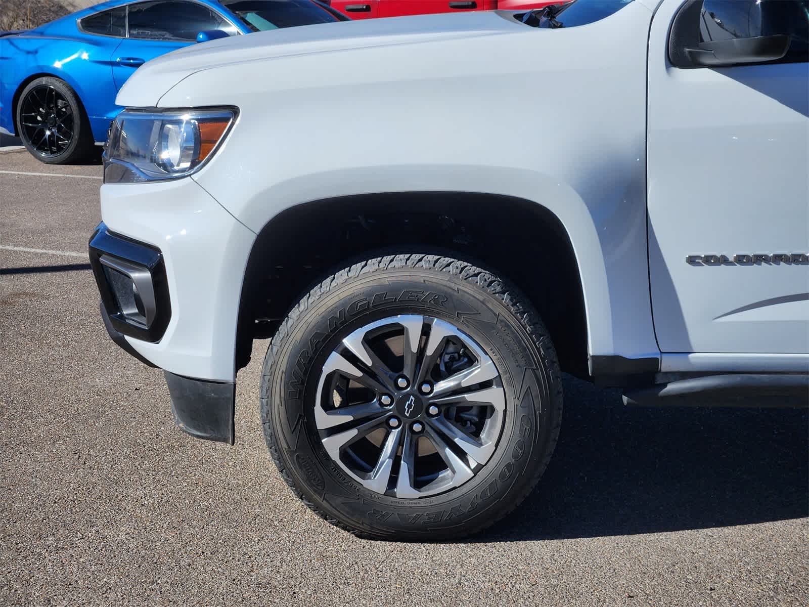 Thumbnail: 2022 Chevrolet Colorado - 8