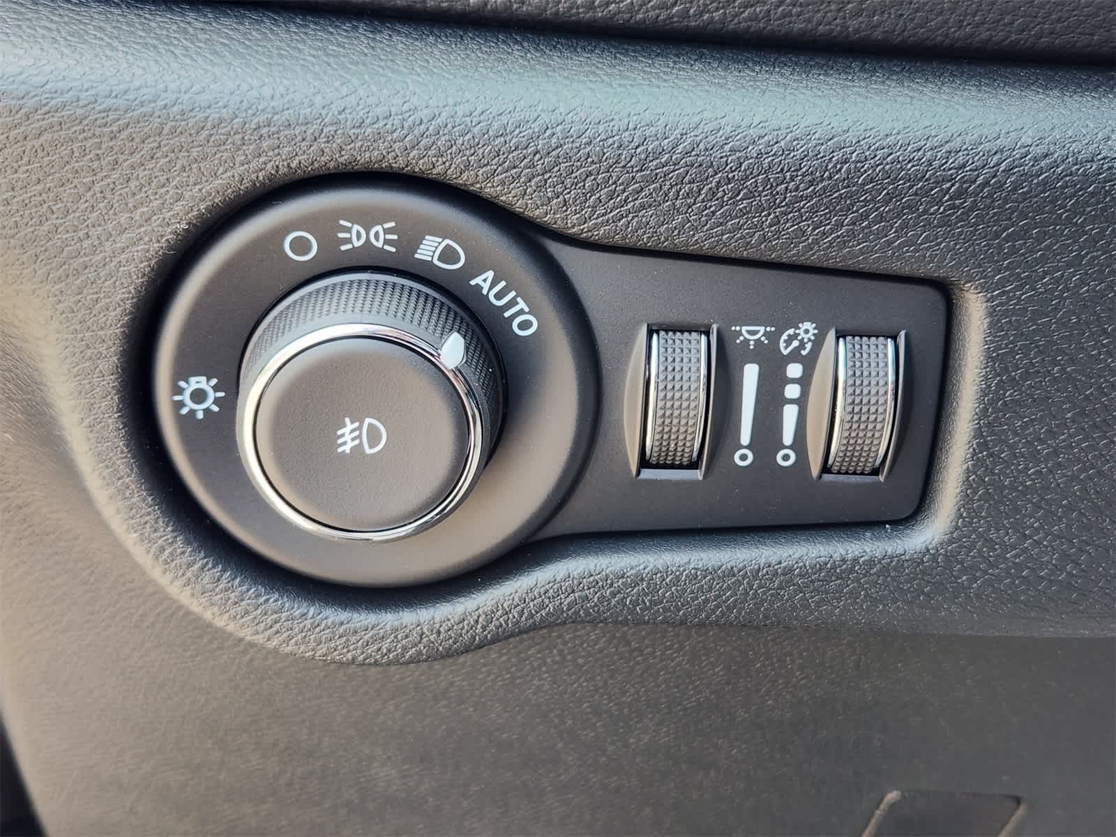 Thumbnail: 2025 Chrysler Pacifica - 17