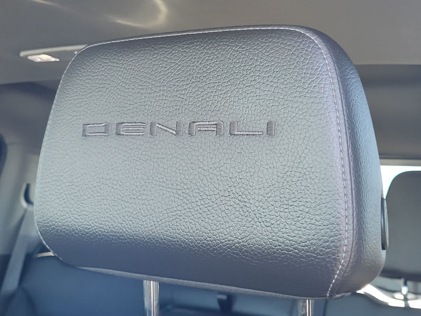 Thumbnail: 2022 GMC Sierra 2500 - 14