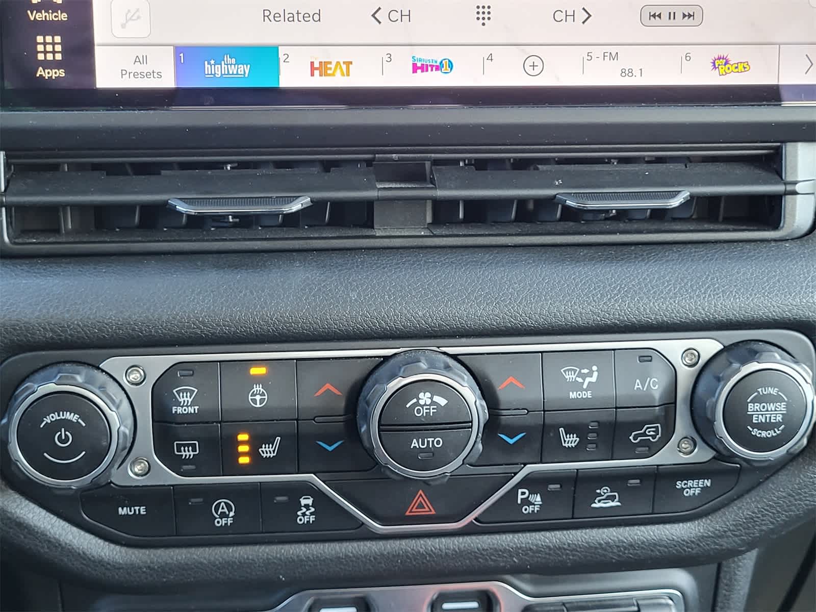 Thumbnail: 2024 Jeep Wrangler - 20