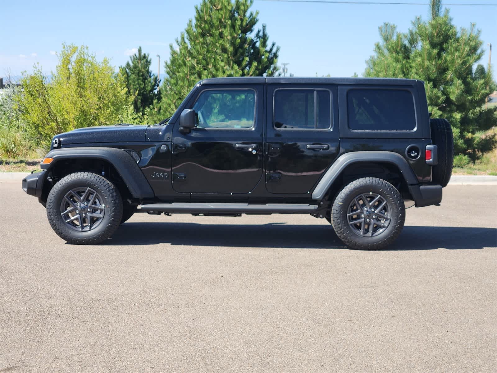 Thumbnail: 2025 Jeep Wrangler - 4
