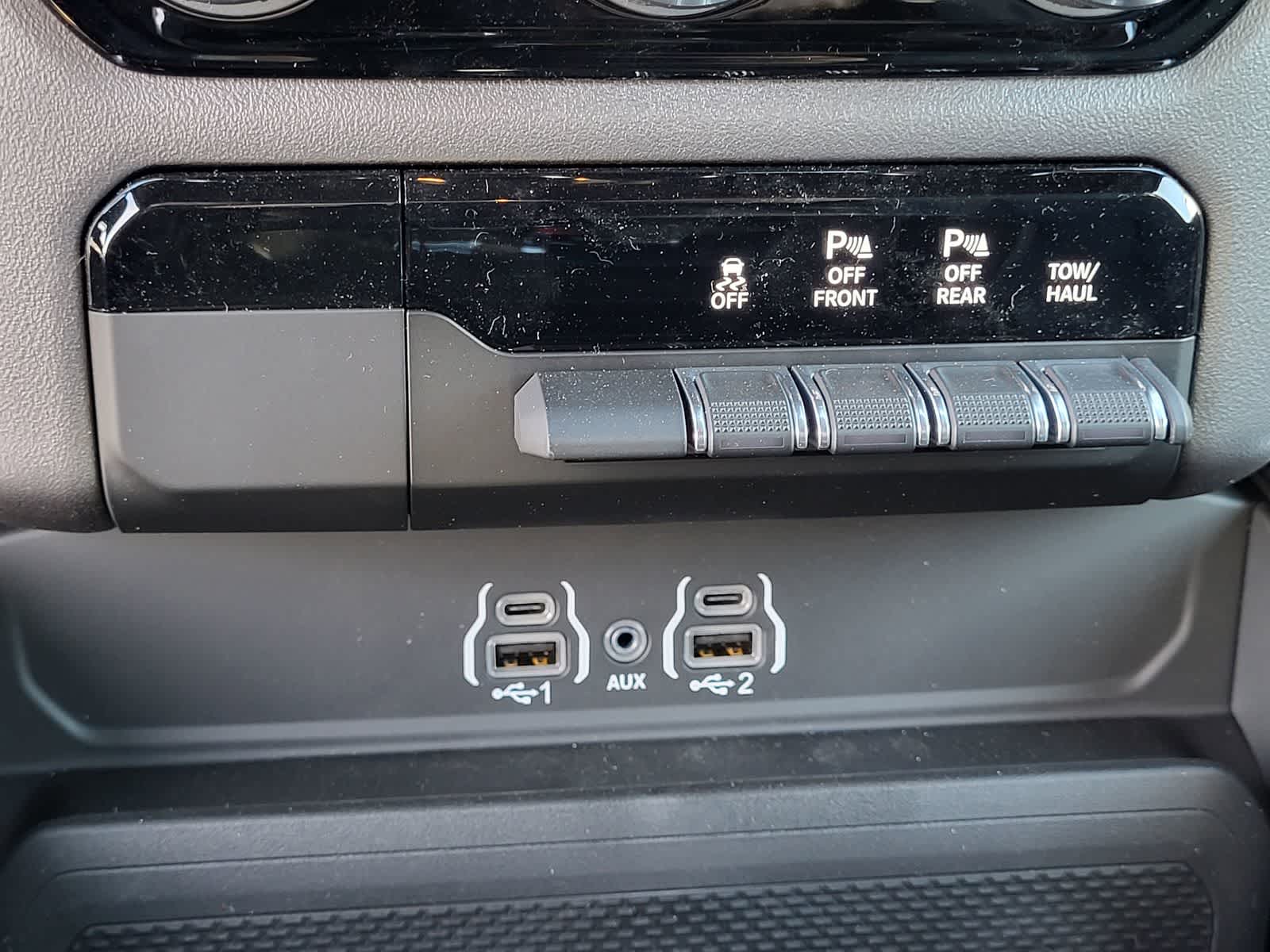 Thumbnail: 2026 RAM 1500 - 18