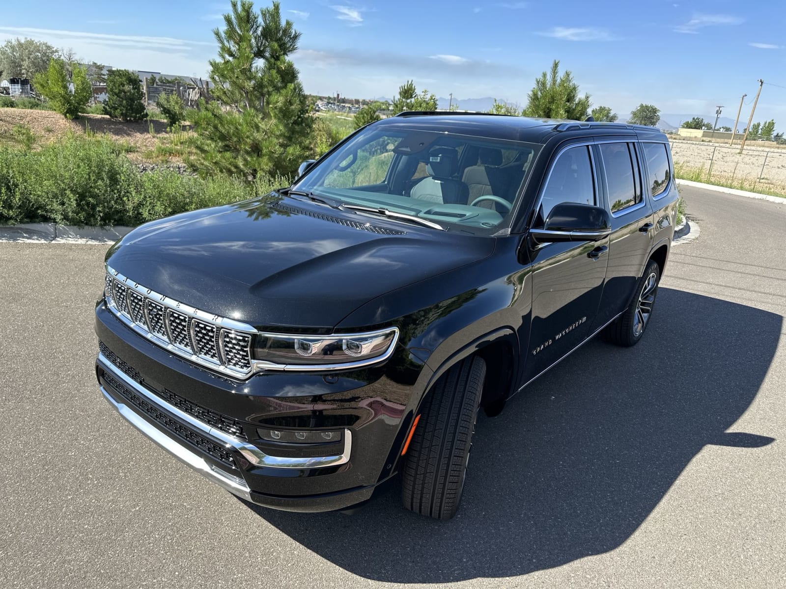 2023 Jeep Grand Wagoneer Series III 32