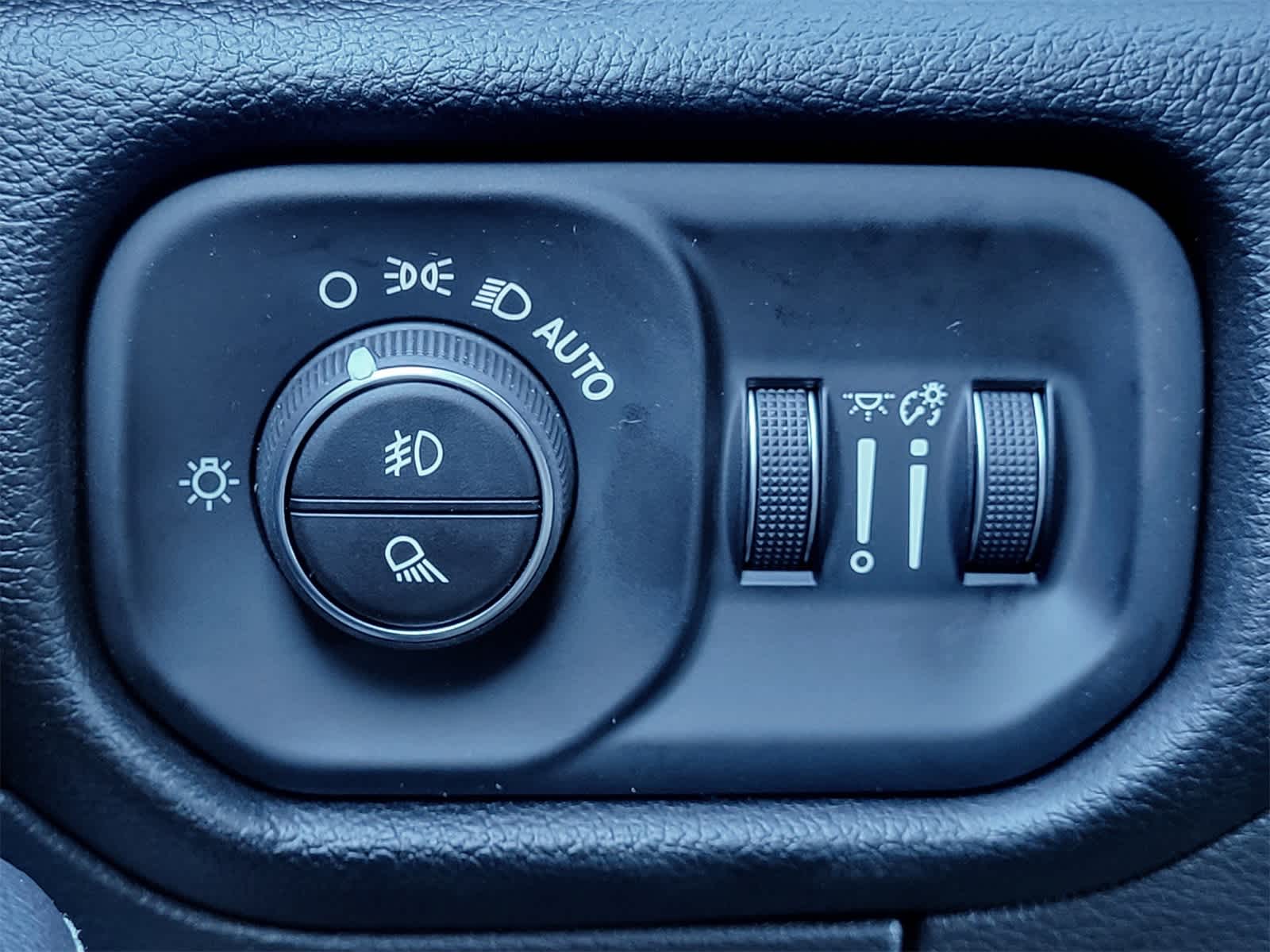 Thumbnail: 2026 RAM 1500 - 14