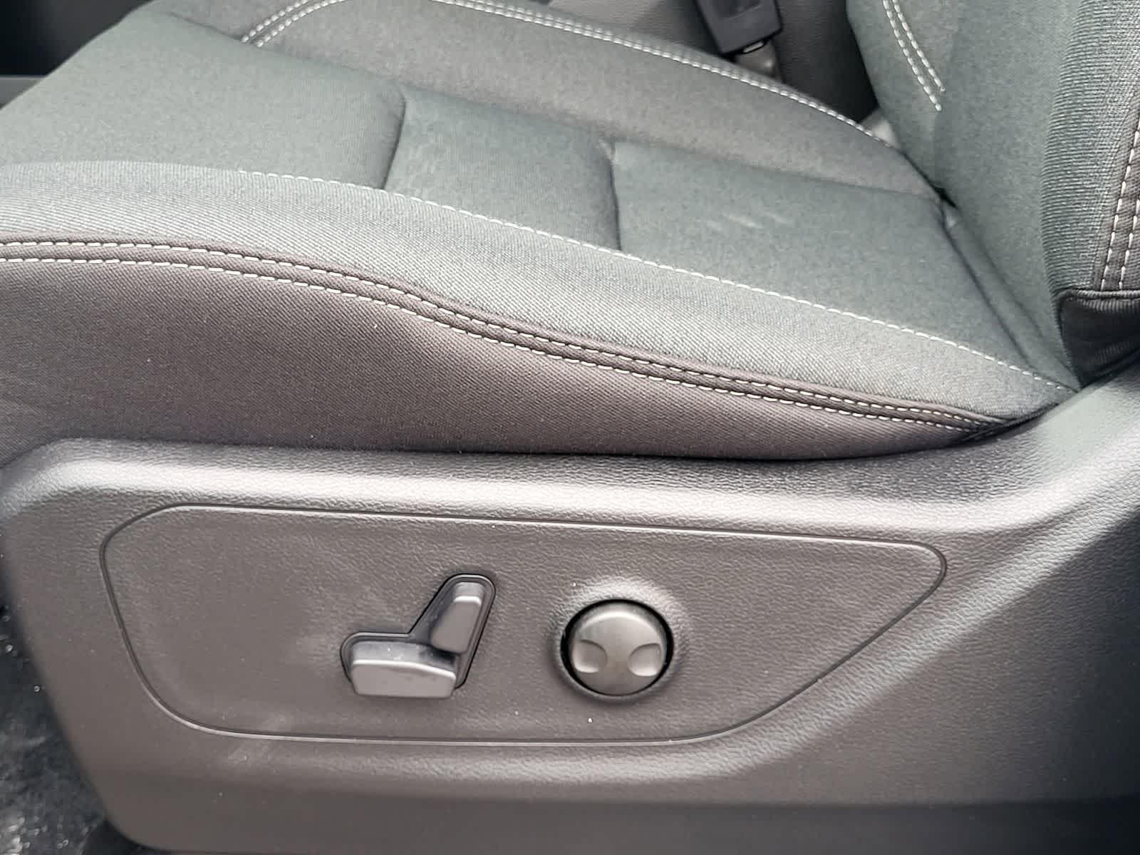 Thumbnail: 2026 RAM 1500 - 13