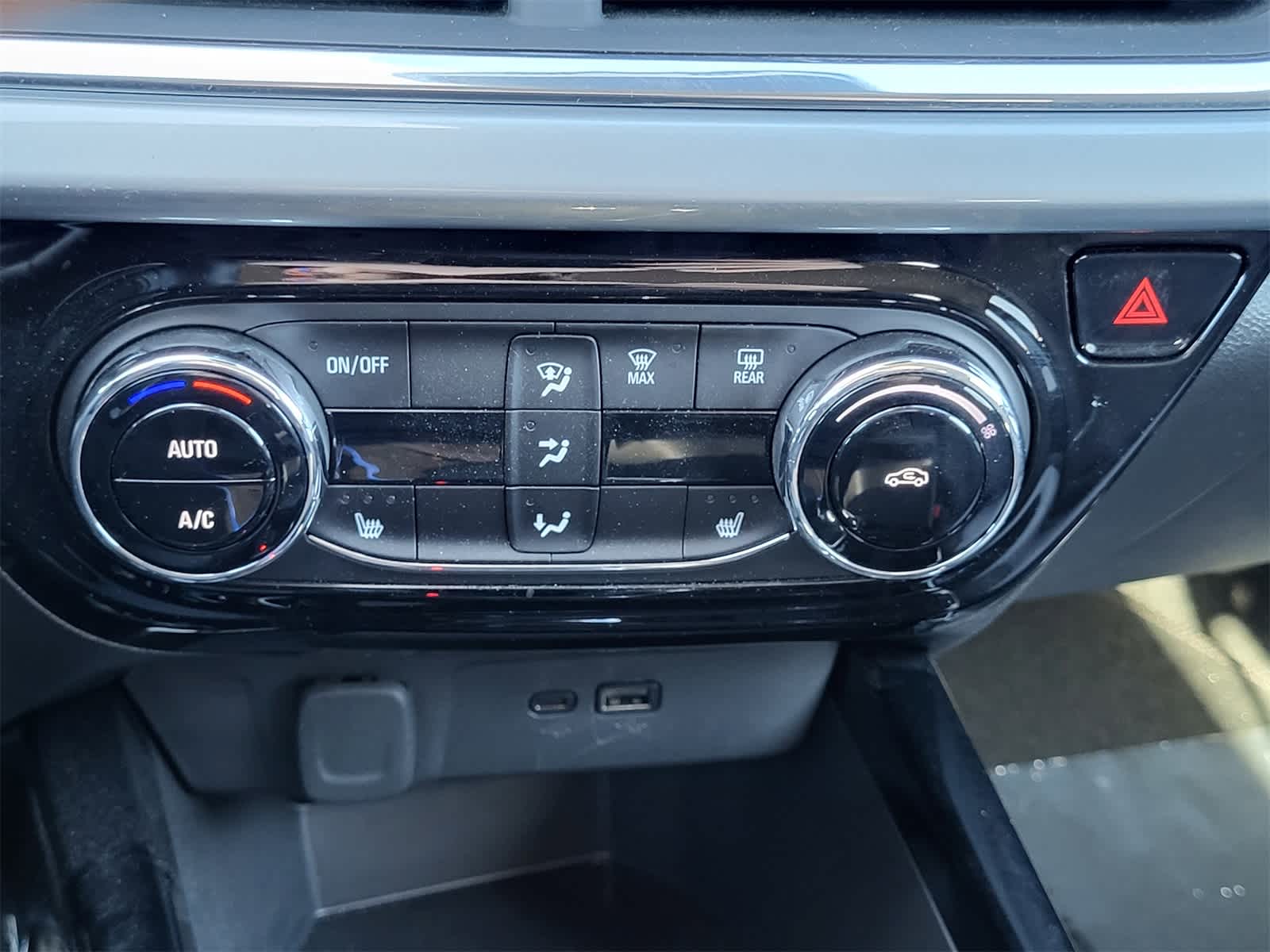 Thumbnail: 2025 Chevrolet Trax - 19