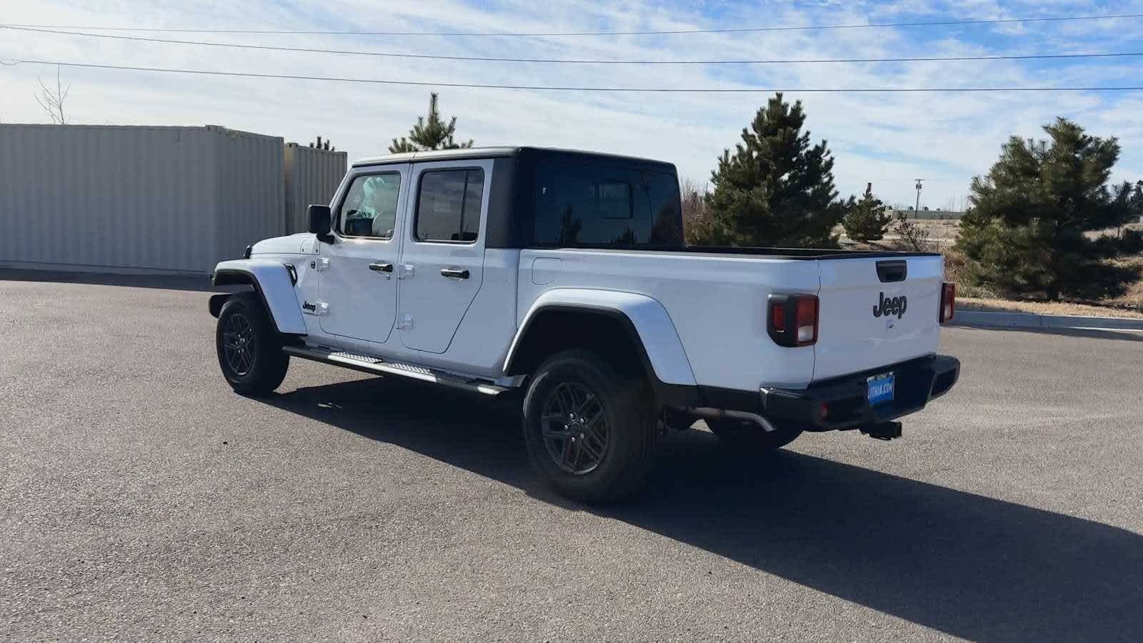Thumbnail: 2025 Jeep Gladiator - 9