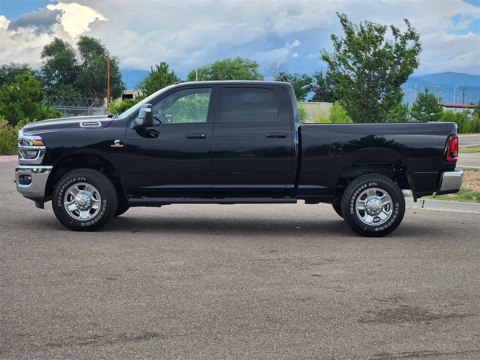 2025 Ram 2500 Tradesman photo 4
