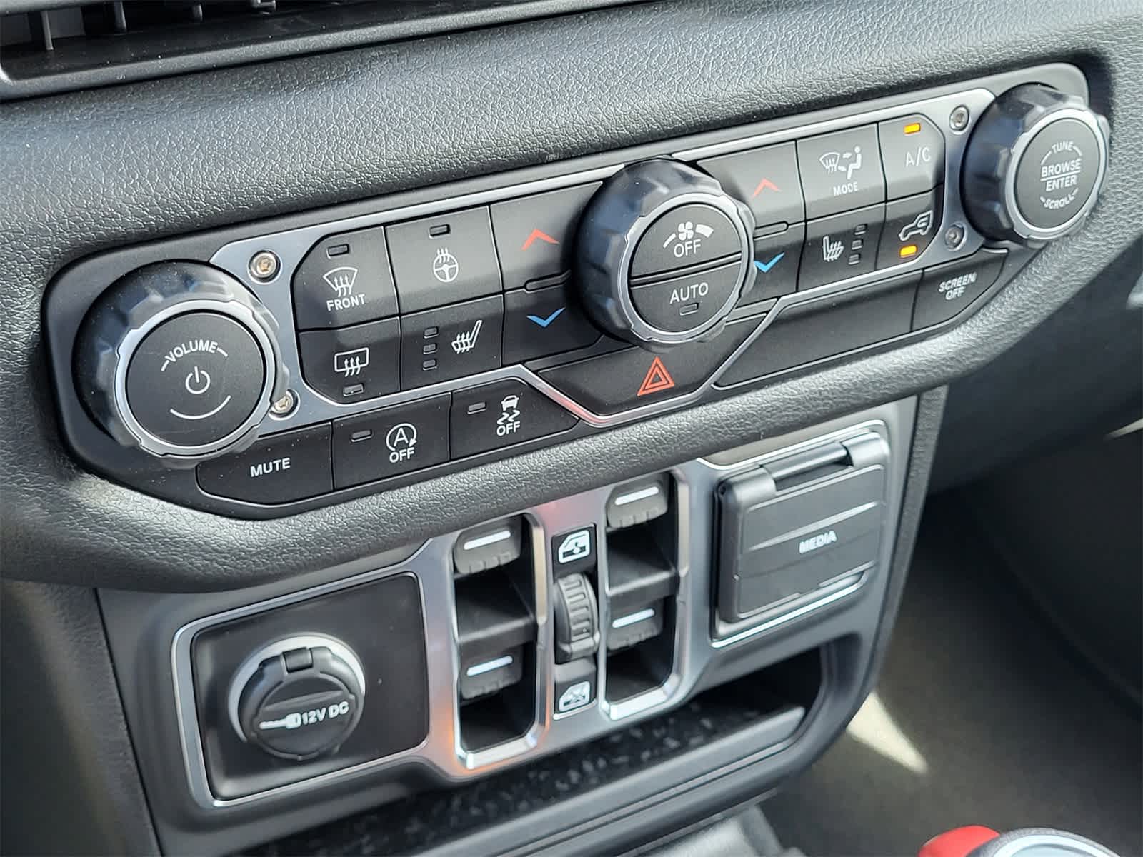 Thumbnail: 2025 Jeep Wrangler - 12