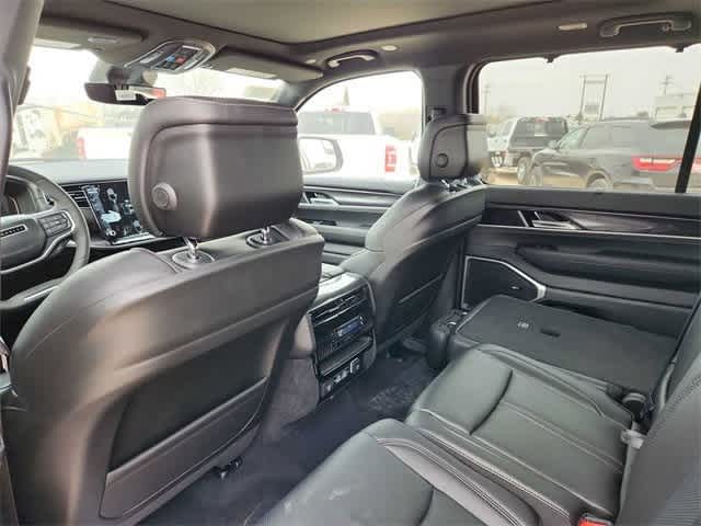 Thumbnail: 2024 Jeep Wagoneer - 12