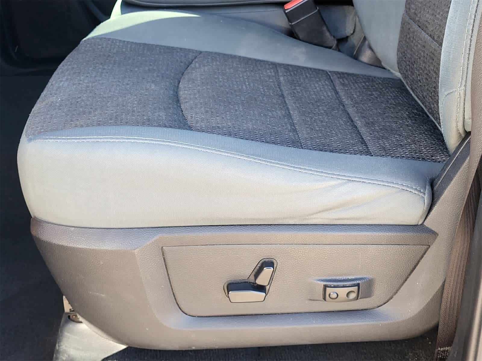 Thumbnail: 2015 RAM 1500 - 21