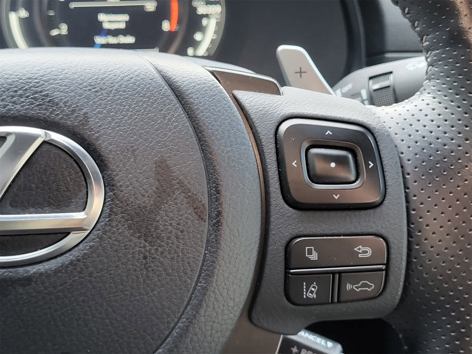 Thumbnail: 2023 Lexus IS - 27