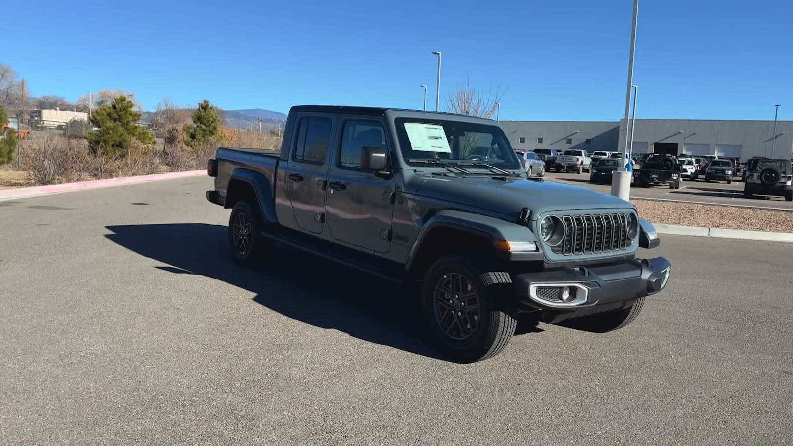 Thumbnail: 2025 Jeep Gladiator - 5