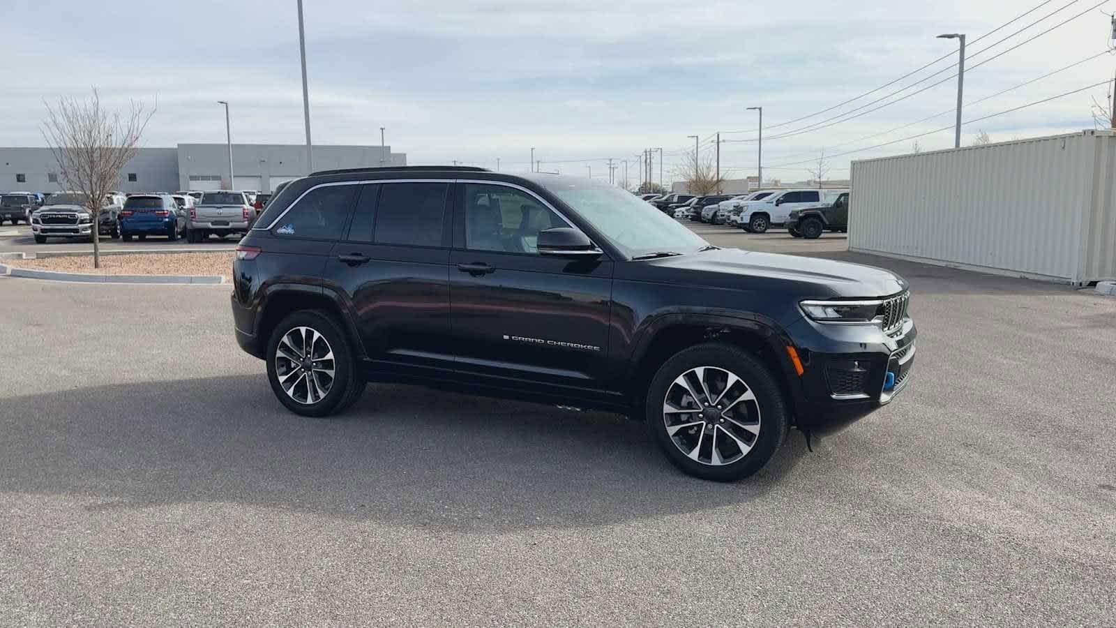 Thumbnail: 2024 Jeep Grand Cherokee - 4