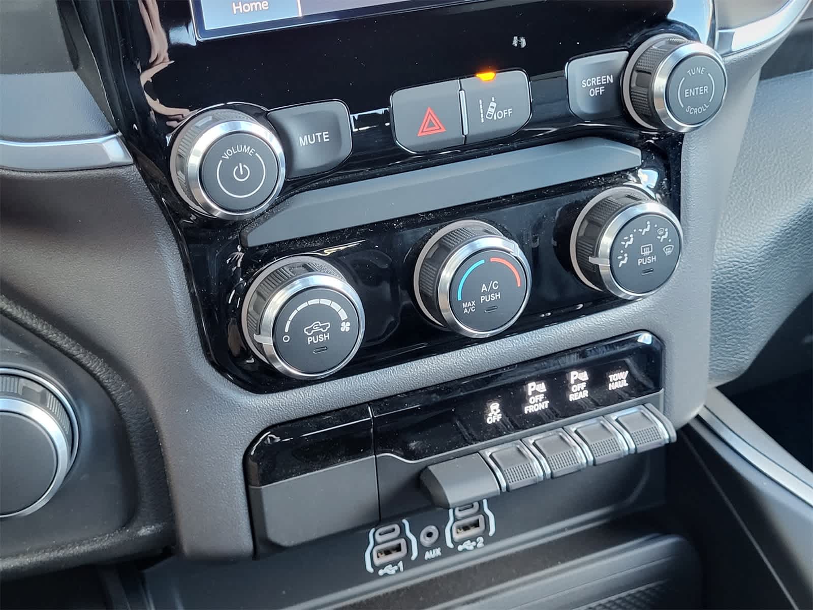 Thumbnail: 2026 RAM 1500 - 13