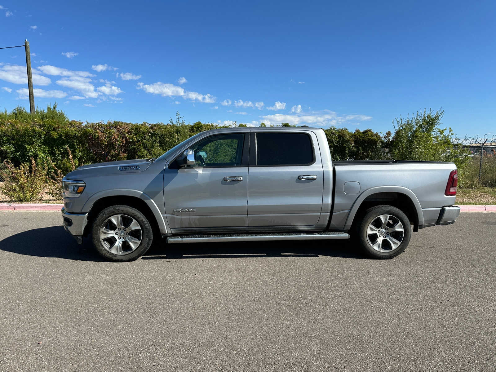 Used 2019 RAM Ram 1500 Pickup Laramie with VIN 1C6SRFJT9KN574748 for sale in Santa Fe, NM