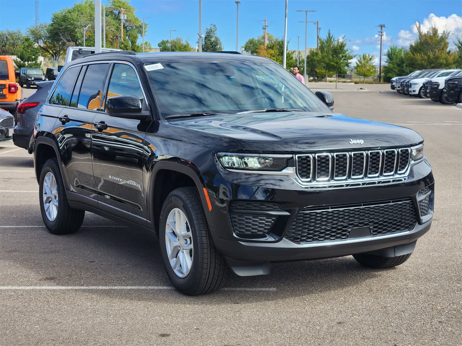 Thumbnail: 2025 Jeep Grand Cherokee - 3