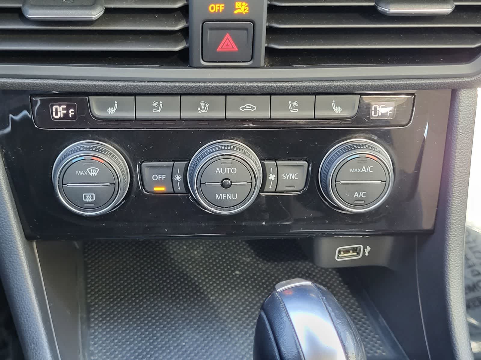 Thumbnail: 2019 Volkswagen Jetta - 22