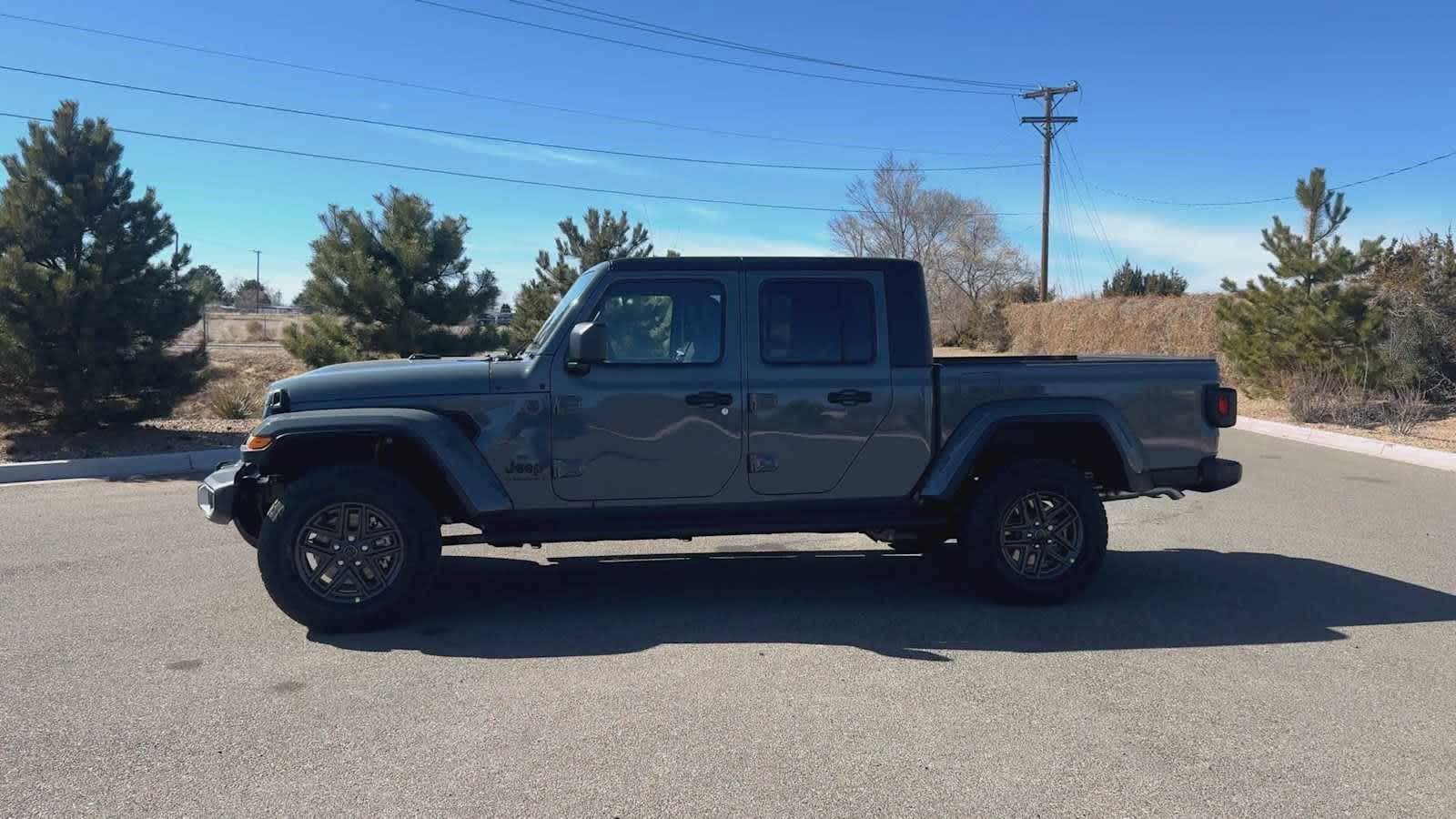 Thumbnail: 2025 Jeep Gladiator - 5