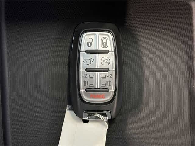 Thumbnail: 2025 Chrysler Pacifica - 27