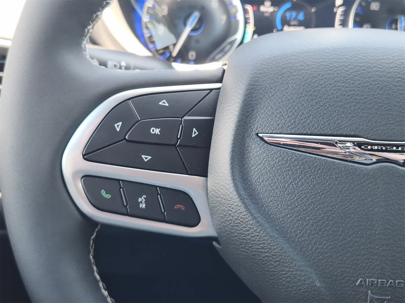 Thumbnail: 2025 Chrysler Pacifica - 23