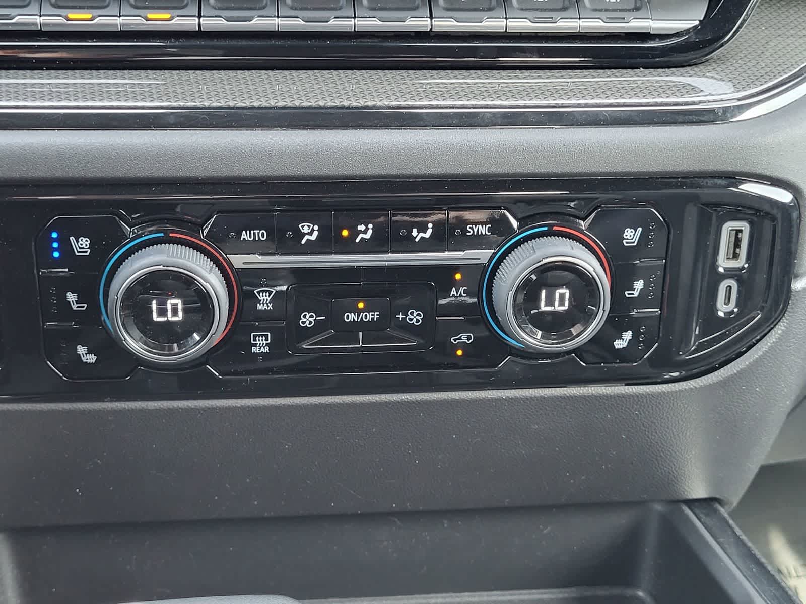 Thumbnail: 2023 Chevrolet Silverado 1500 - 22