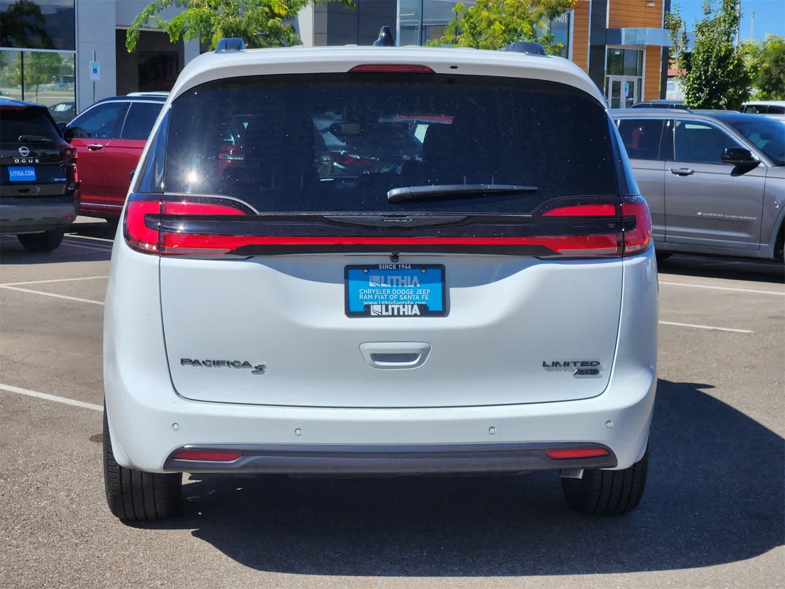 Thumbnail: 2026 Chrysler Pacifica - 6