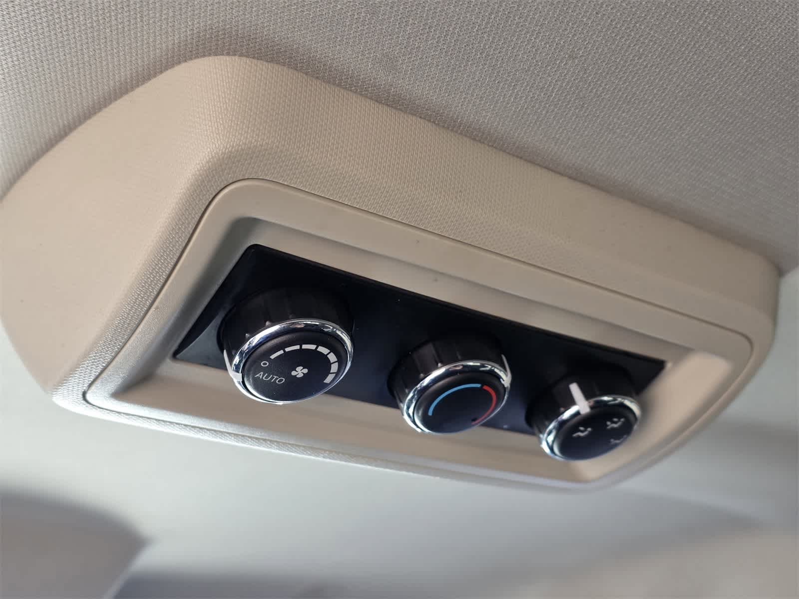 Thumbnail: 2018 Dodge Journey - 26