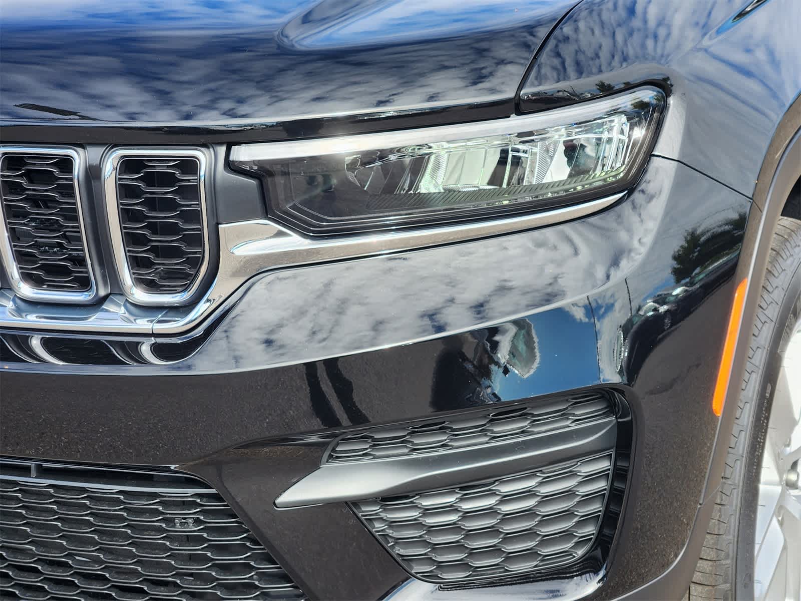 Thumbnail: 2025 Jeep Grand Cherokee - 8