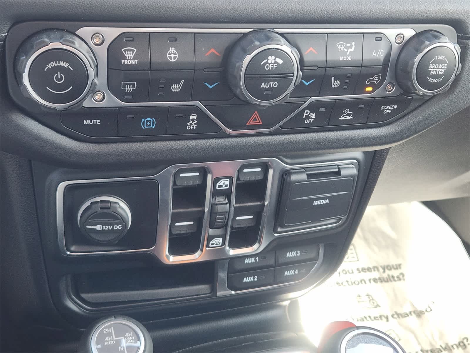 Thumbnail: 2024 Jeep Wrangler - 15