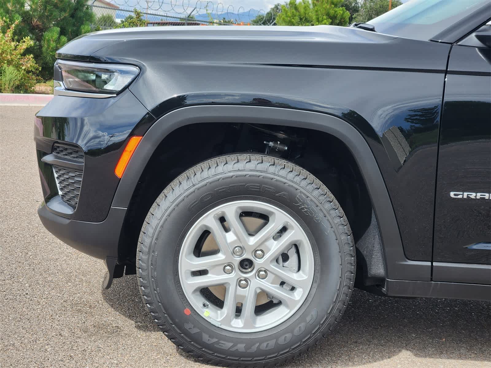 Thumbnail: 2025 Jeep Grand Cherokee - 9