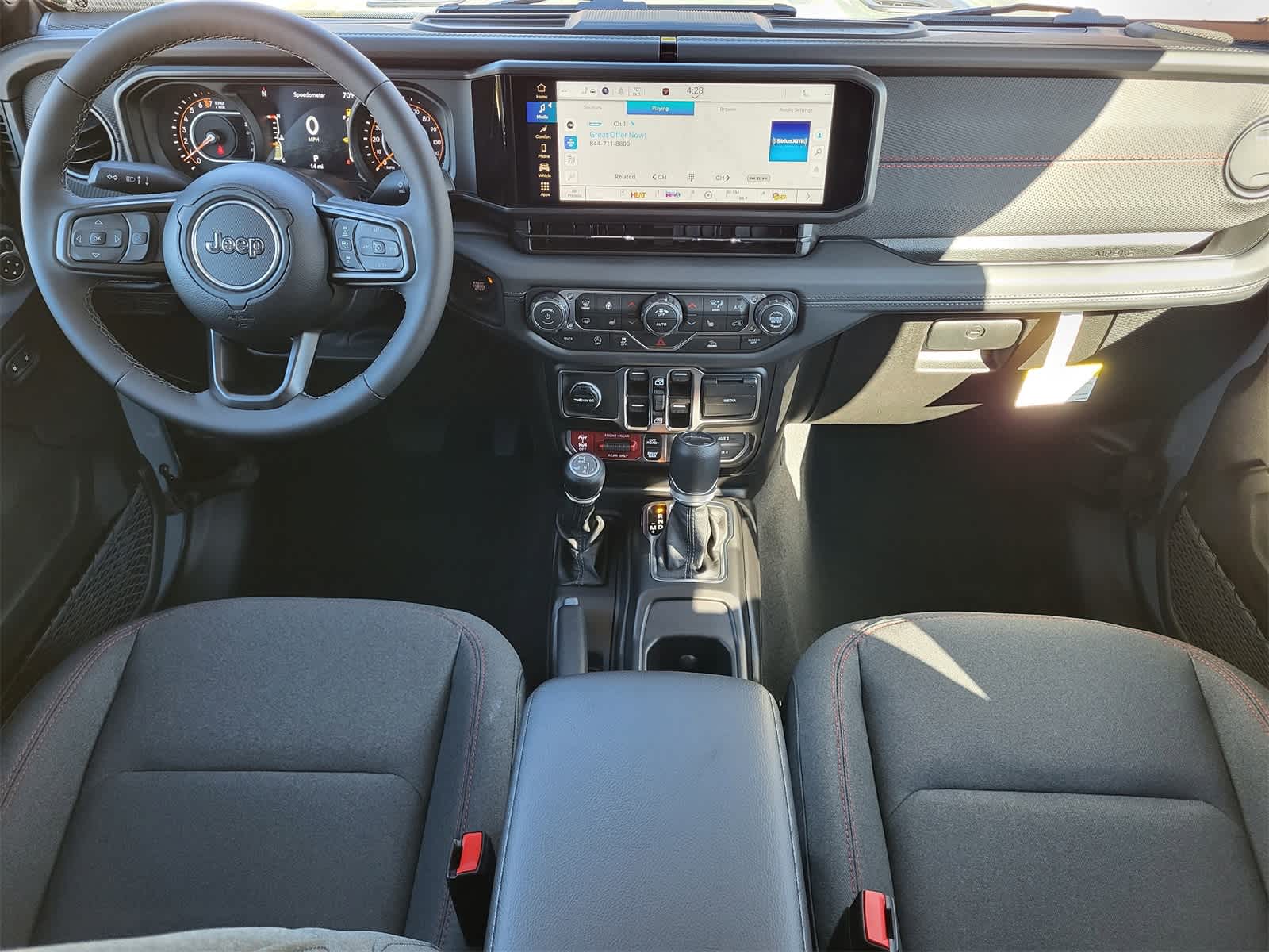 Thumbnail: 2025 Jeep Gladiator - 18