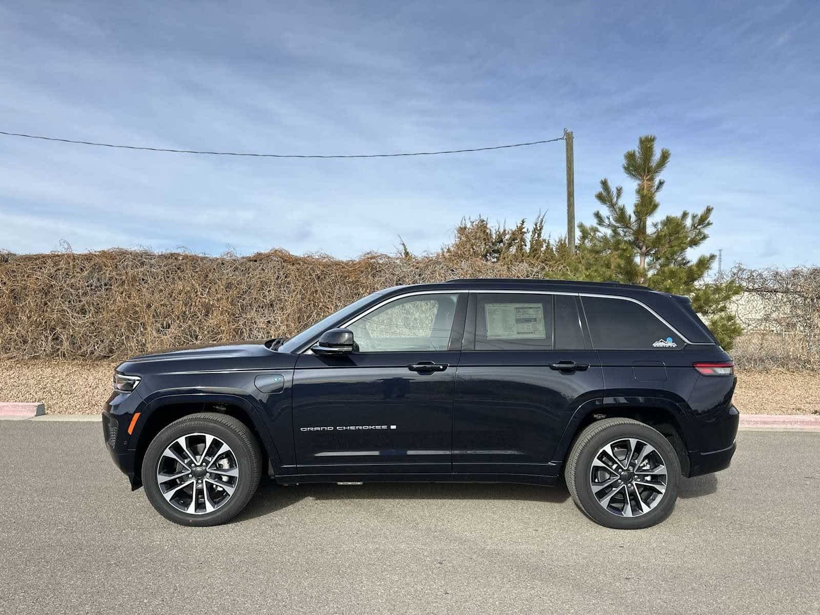 Thumbnail: 2024 Jeep Grand Cherokee - 13