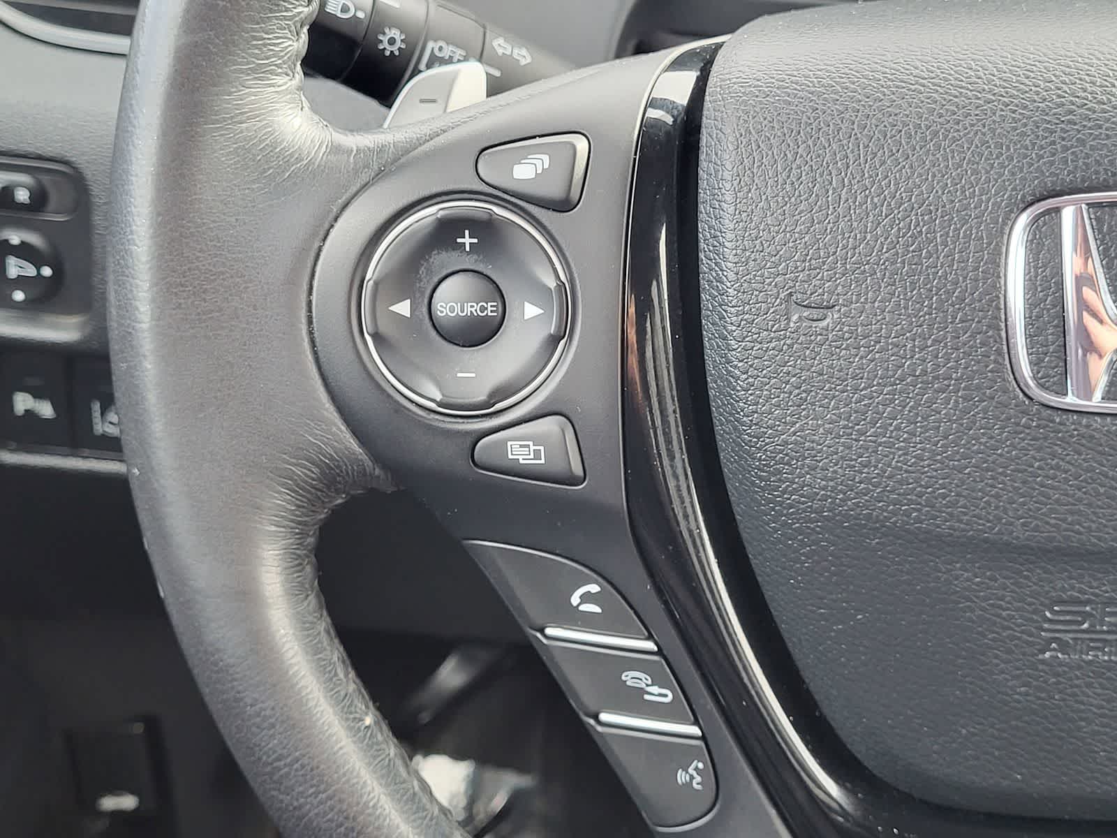 Thumbnail: 2018 Honda Pilot - 18