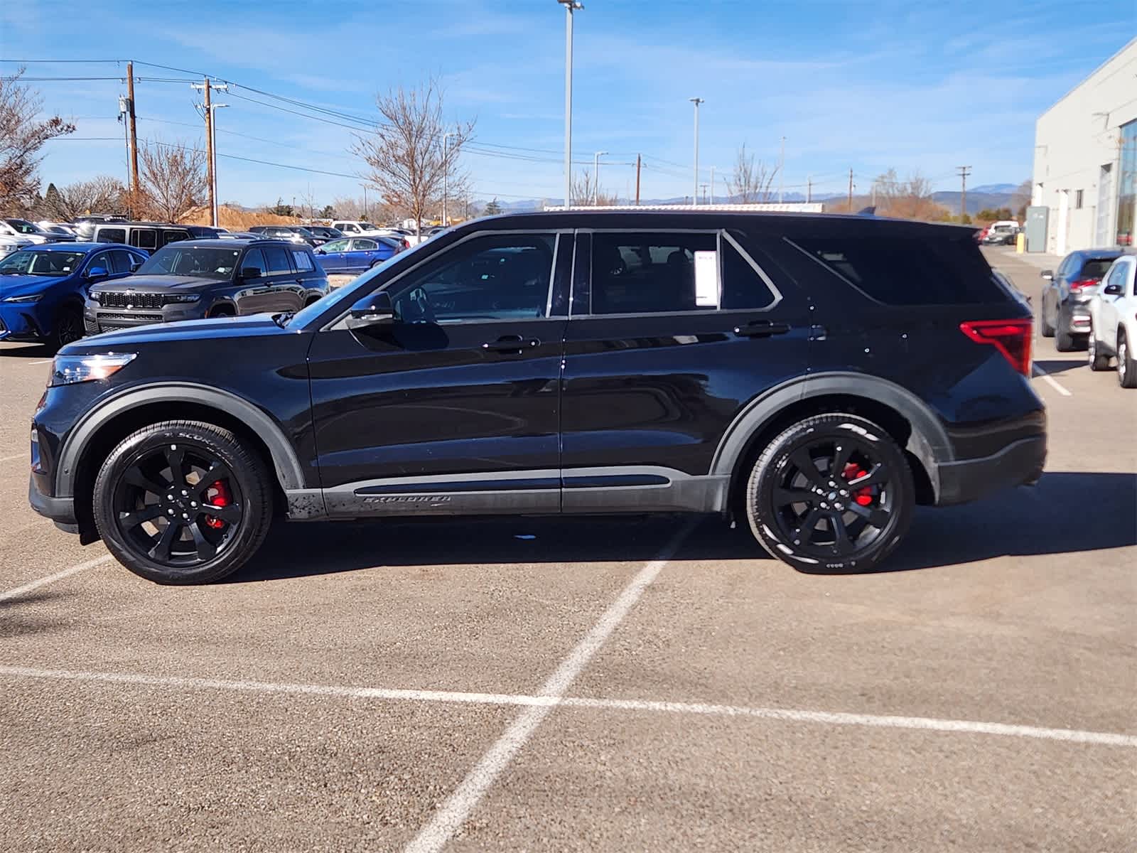 Thumbnail: 2022 Ford Explorer - 4