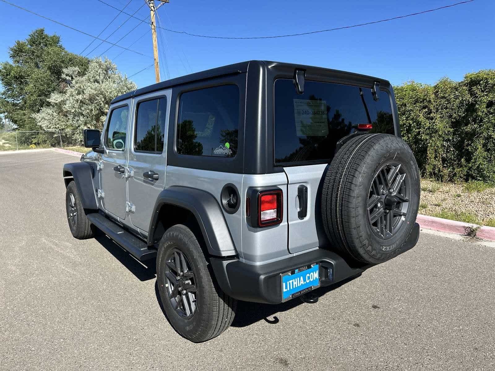 Thumbnail: 2024 Jeep Wrangler - 14