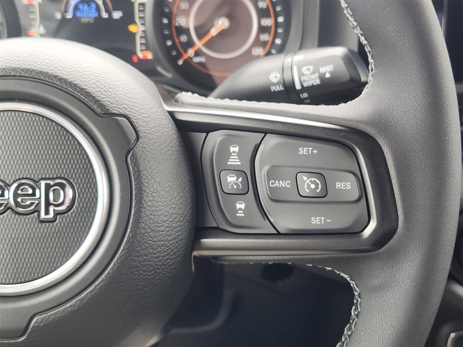 Thumbnail: 2025 Jeep Gladiator - 23