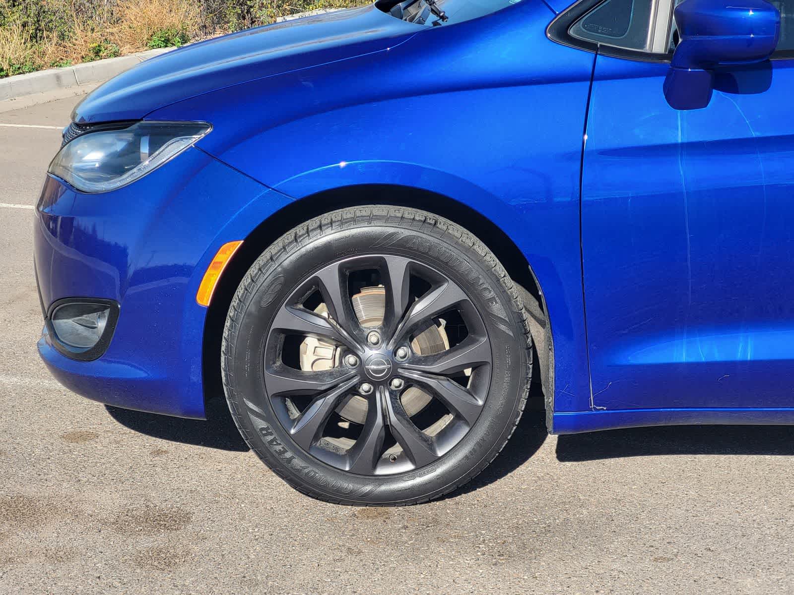 Thumbnail: 2020 Chrysler Pacifica - 9