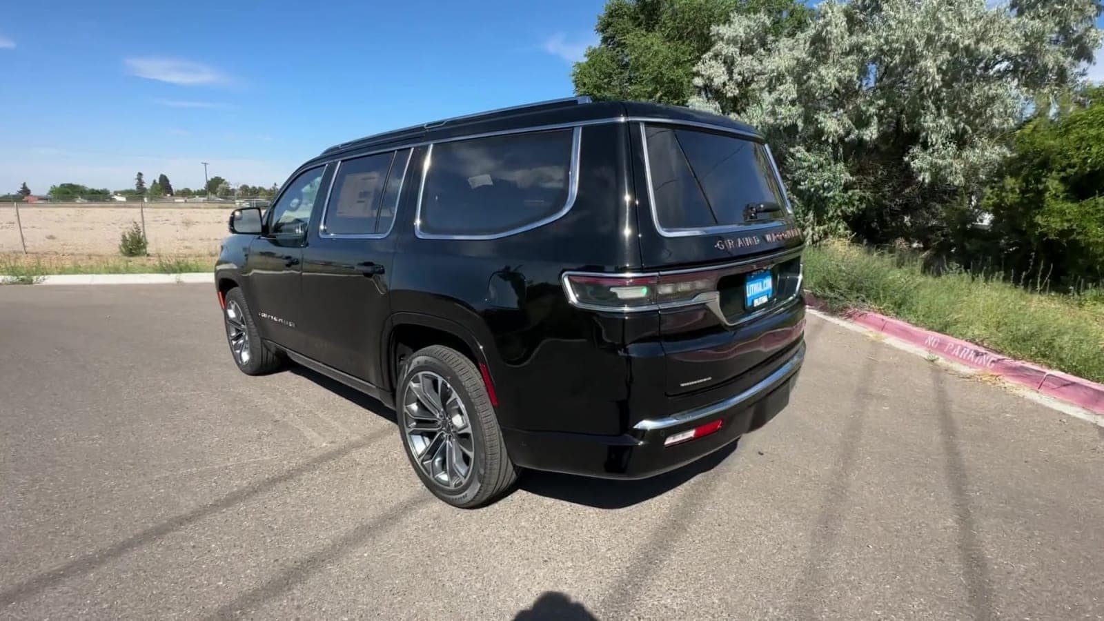 2023 Jeep Grand Wagoneer Series III 8