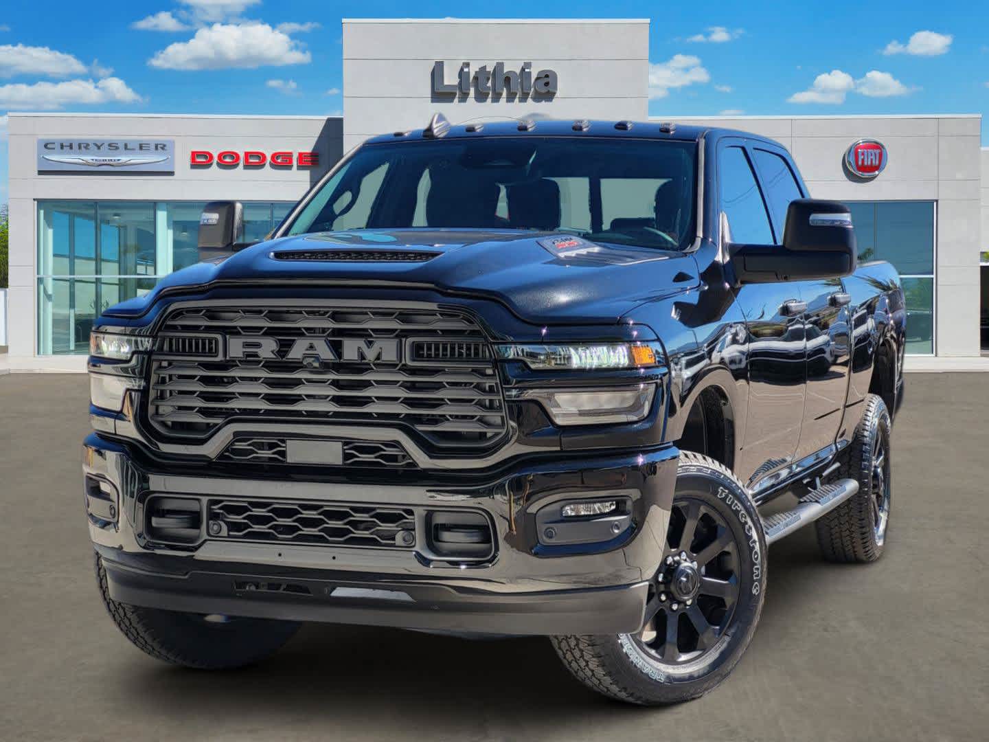 2027 RAM 2500 Pickup Tradesman/Black Express