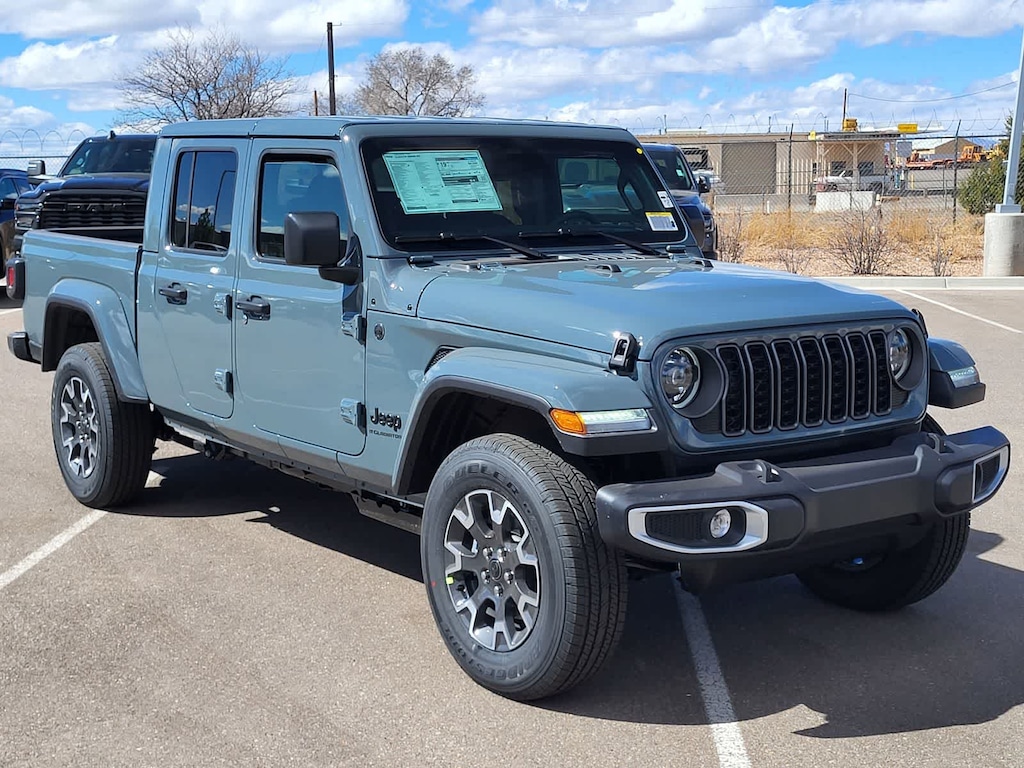 New 2026 Jeep Gladiator Sahara Pickup
