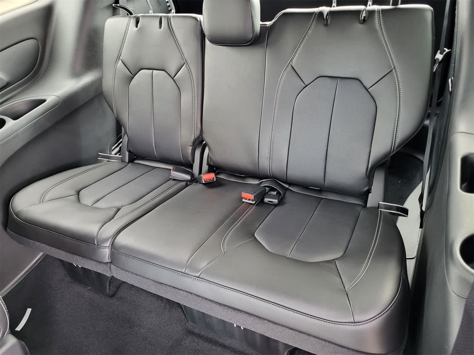 Thumbnail: 2026 Chrysler Pacifica - 19