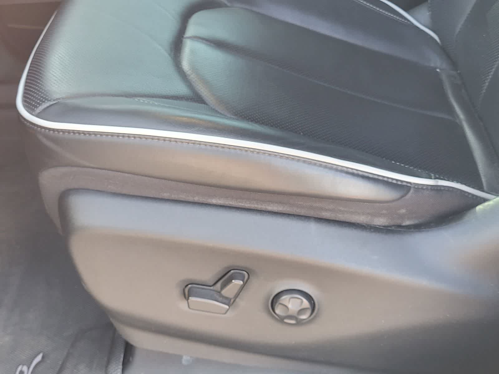 Thumbnail: 2023 Chrysler Pacifica - 13