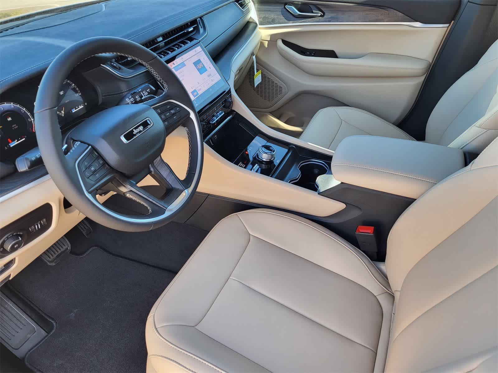 Thumbnail: 2025 Jeep Grand Cherokee L - 9