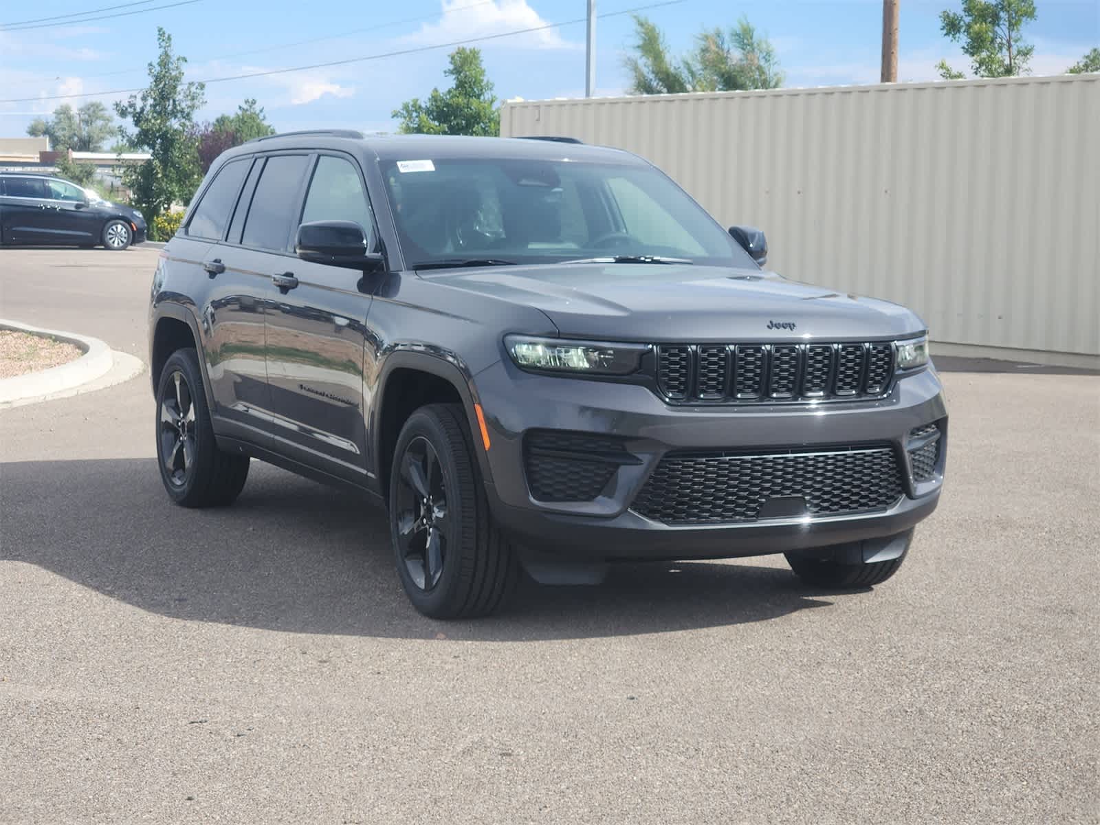 Thumbnail: 2025 Jeep Grand Cherokee - 3