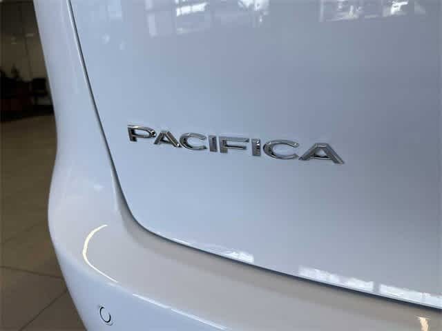 Thumbnail: 2025 Chrysler Pacifica - 15