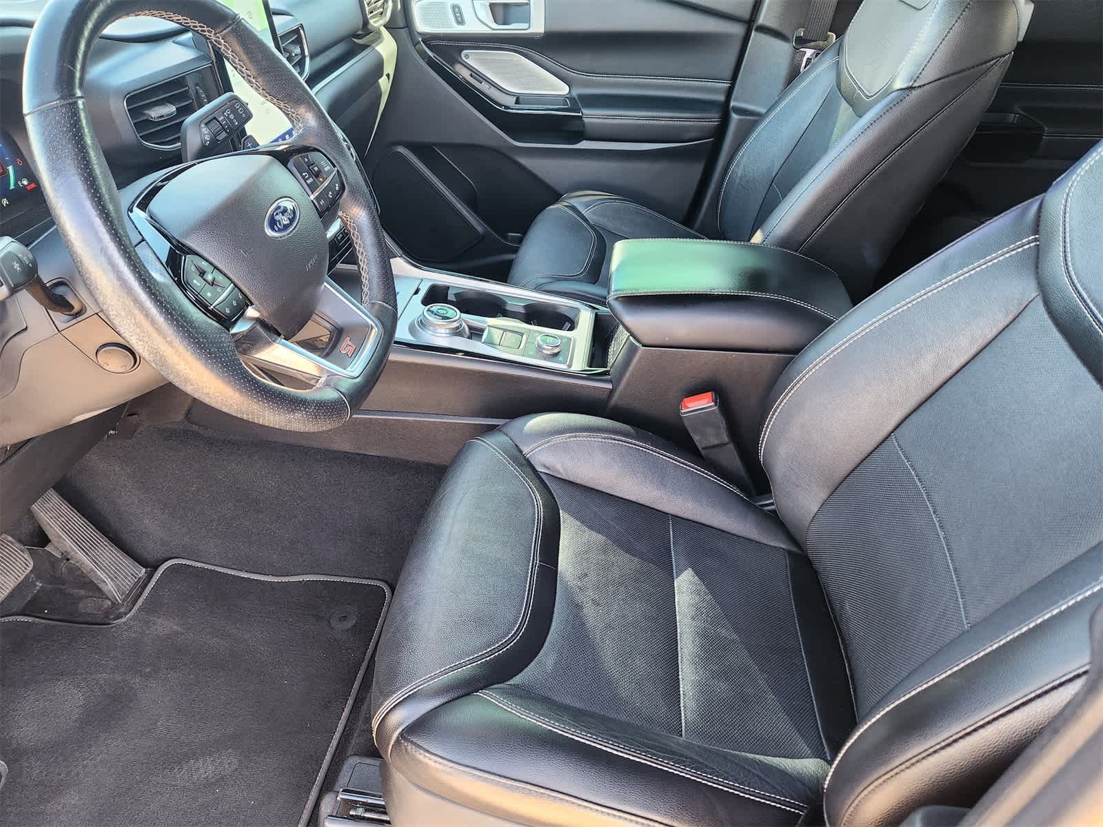 Thumbnail: 2022 Ford Explorer - 22