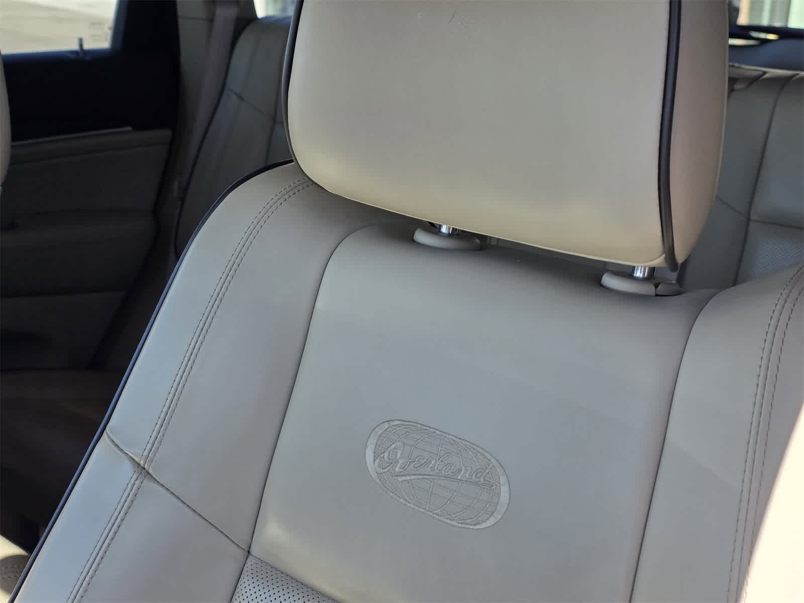 Thumbnail: 2018 Jeep Grand Cherokee - 15