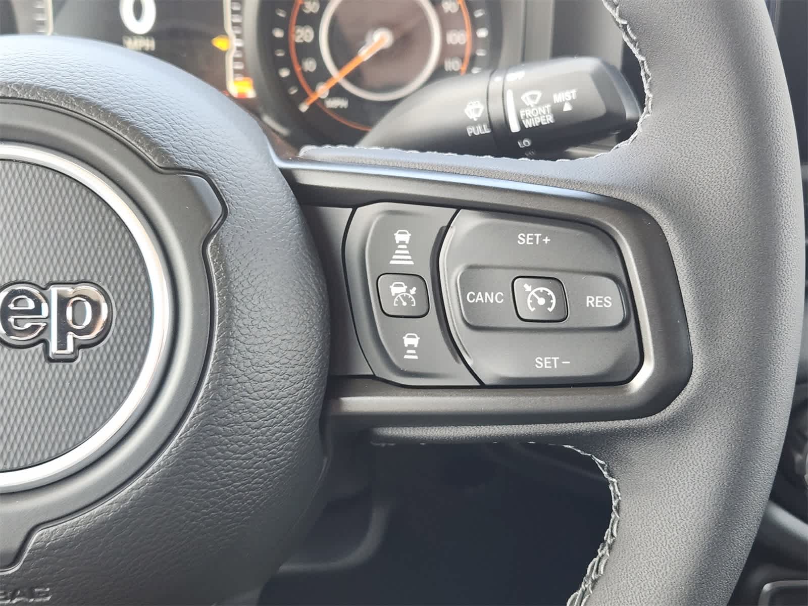 Thumbnail: 2025 Jeep Gladiator - 23