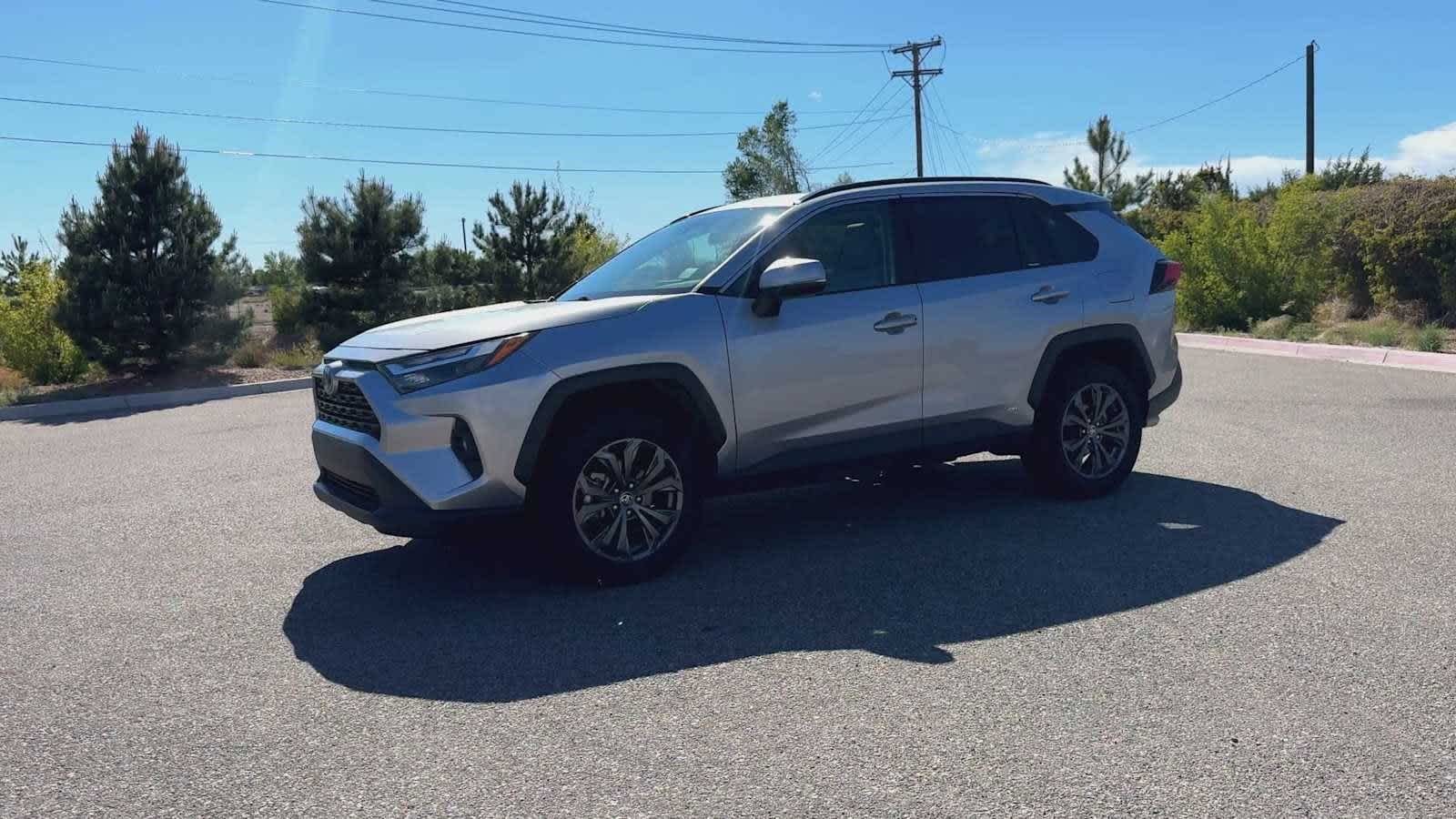 Thumbnail: 2022 Toyota RAV4 - 4